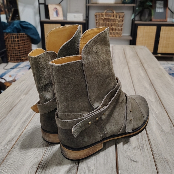 Kelsi Dagger Brooklyn Leather Women's Cyan Suede Boot In Taupe Size 9.5 $295 - Picture 12 of 15